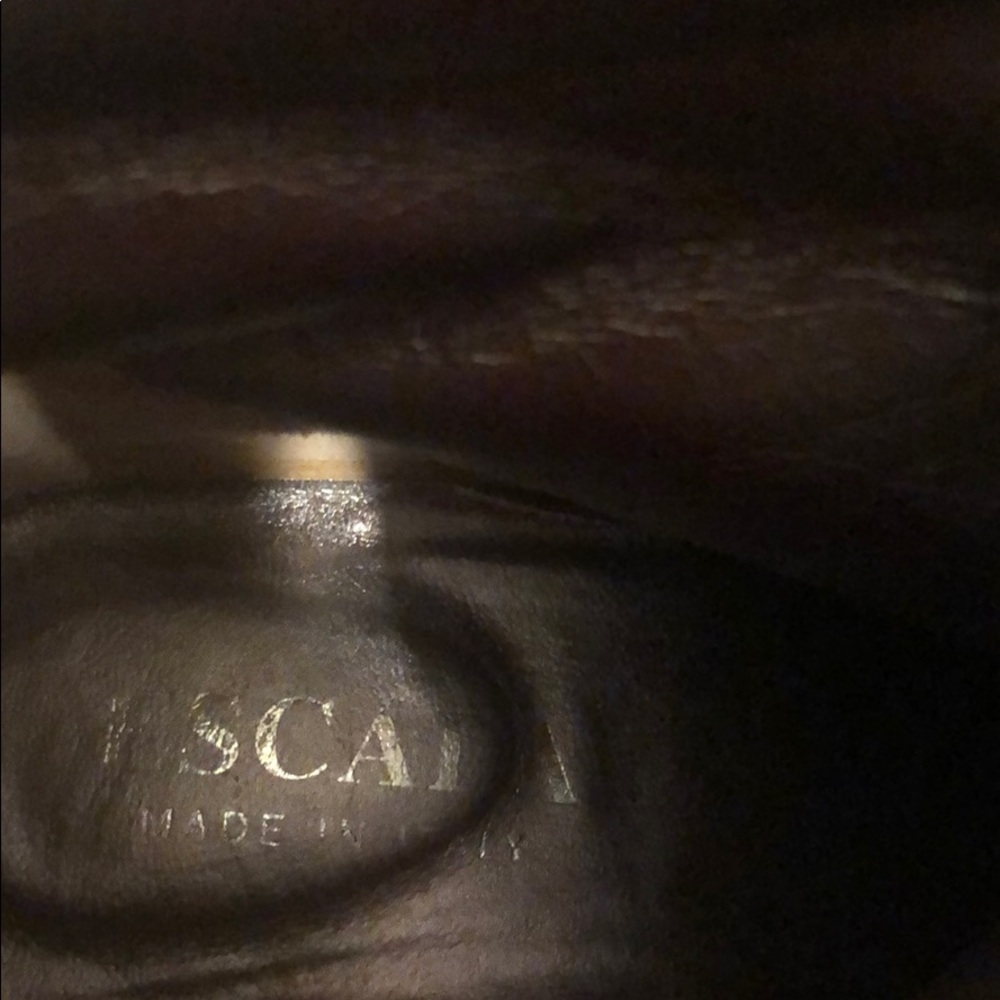 ESCADA - Picture 7 of 8